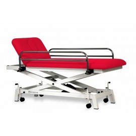 TABLE PÉDIATRIQUE AVEC MONTÉE VERTICALE, ROULETTES RÉTRACTABLES ET BARRIÈRES DE SÉCURITÉ AMOVIBLES 