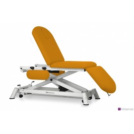 TABLE ÉLECTRIQUE 3 PANNEAUX AVEC MONTÉ VERTICALE, ACCOUDOIRS, PORTE-ROULEAUX, BOUCHON FACIAL ET ROULETTES RÉTRACTABLES