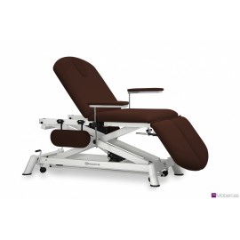 TABLE ÉLECTRIQUE 3 PANNEAUX AVEC ACCOUDOIRS ROTATIFS, JAMBIÈRES INDÉPENDANTES, BOUCHON FACIAL ET ROULETTES RÉTRACTABLES